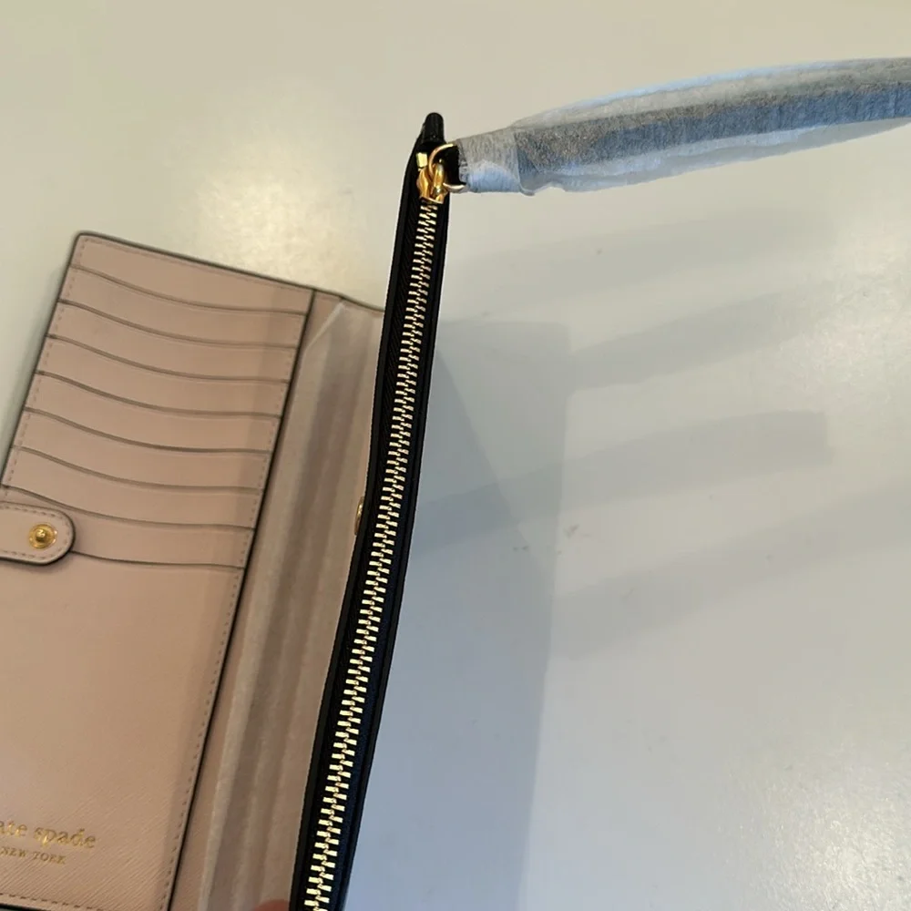 New Kate Spade Leather Black Wristlet Clutch.